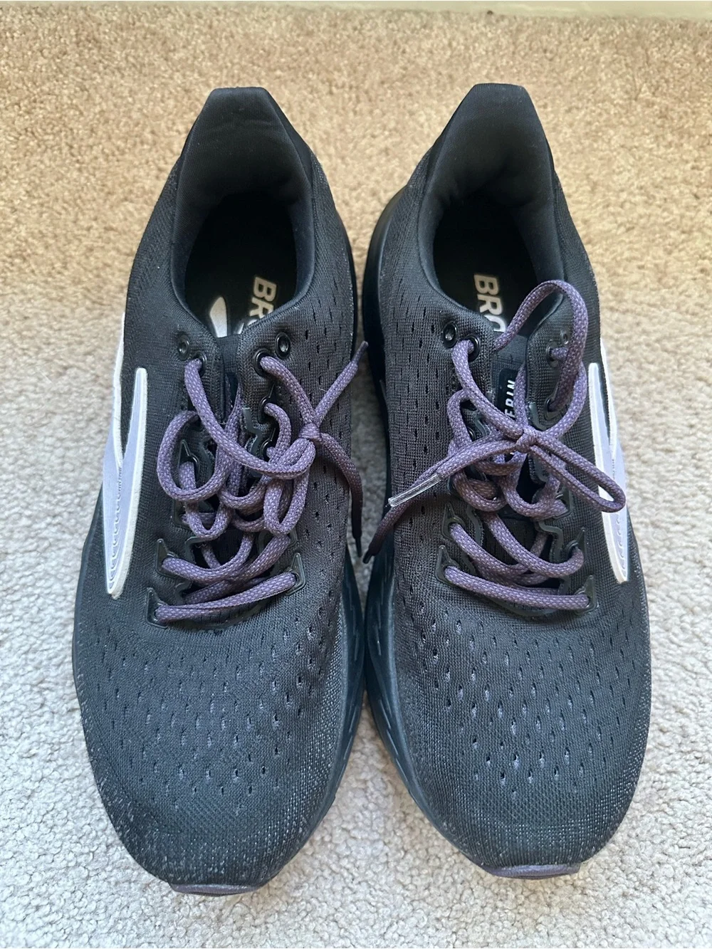 Brooks Glycerin Max Women’s Black Running Shoe with Light Pink Logo